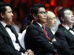 吉尔吉斯斯,坦盛大欢迎,习主席夫妇,威廉希尔官网,威廉希尔App,威廉希尔投注,威廉希尔娱乐,威廉希尔入口